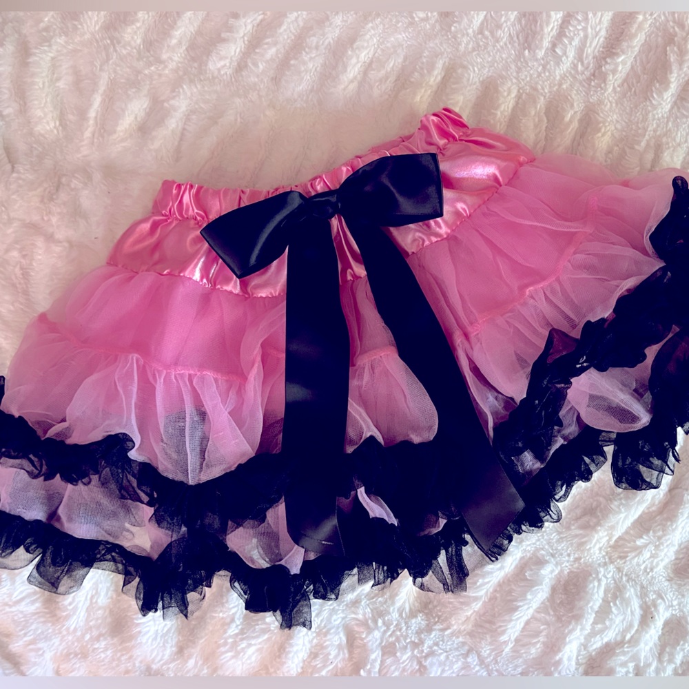 Girls black and pink tutu with bow